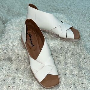 Free People Sun Valley white leather sandals size 37